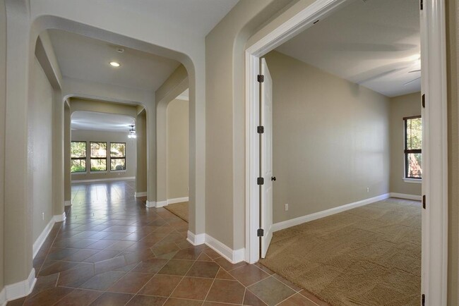 Building Photo - 11109 Christensen Cove