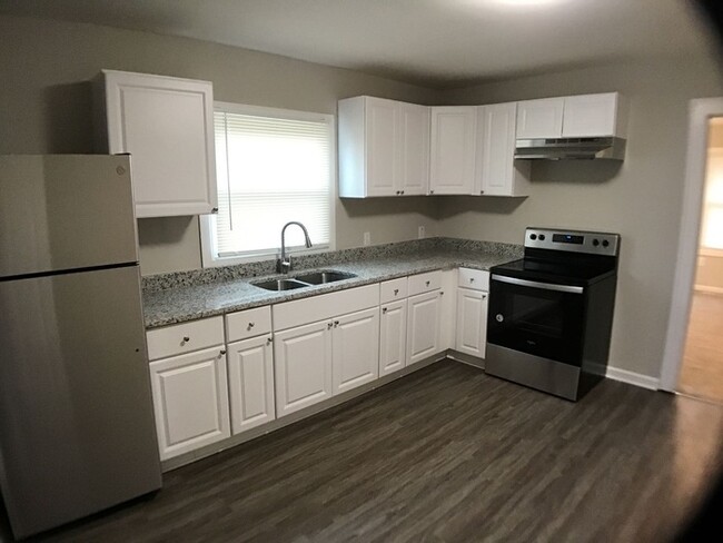 Foto del edificio - 3212 Howland Dr