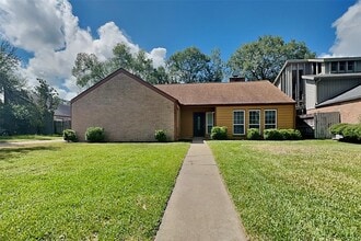 Building Photo - 15911 Red Willow Dr