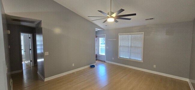 Building Photo - One Level Ranch