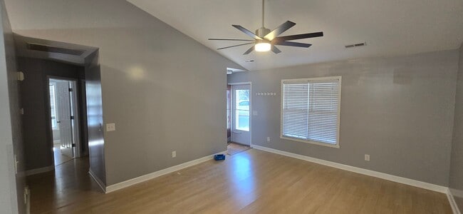 Foto del edificio - One Level Ranch