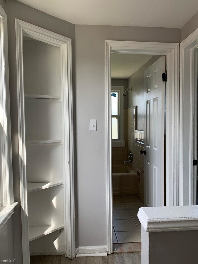 Foto principal - 2 br, 1 bath Duplex - 9325 Ohio St