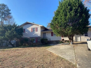Building Photo - Room in Duplex on Valley Brook Dr