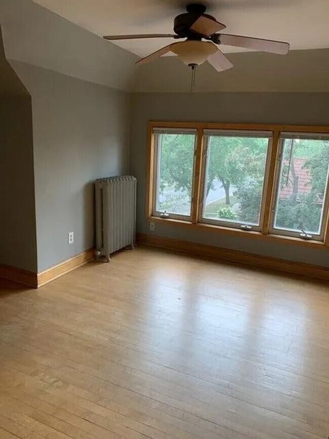 Foto del edificio - 803 Snelling Ave N