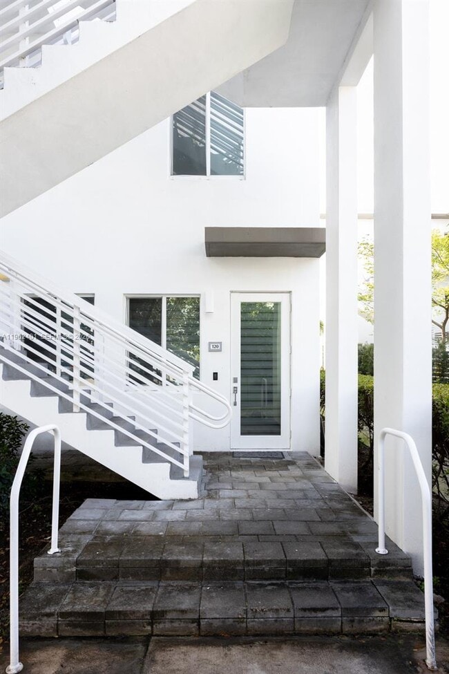 Building Photo - 6416 NW 102nd Ct