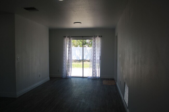Foto del edificio - Charming Home in a Prime Location – Update...