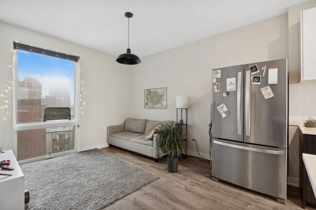 Foto del edificio - 819 W Cuyler Ave