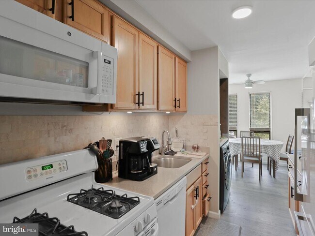 Foto del edificio - 11232 Chestnut Grove Square