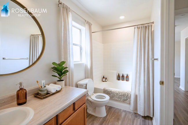 Building Photo - Charming 2-bedrooms, 1.5-baths two story duplex home in Prescott Valley!