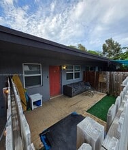 Building Photo - 1204 NE 5th Terrace