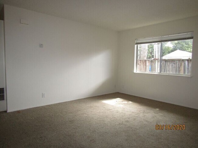 Building Photo - 1120 Lance Dr