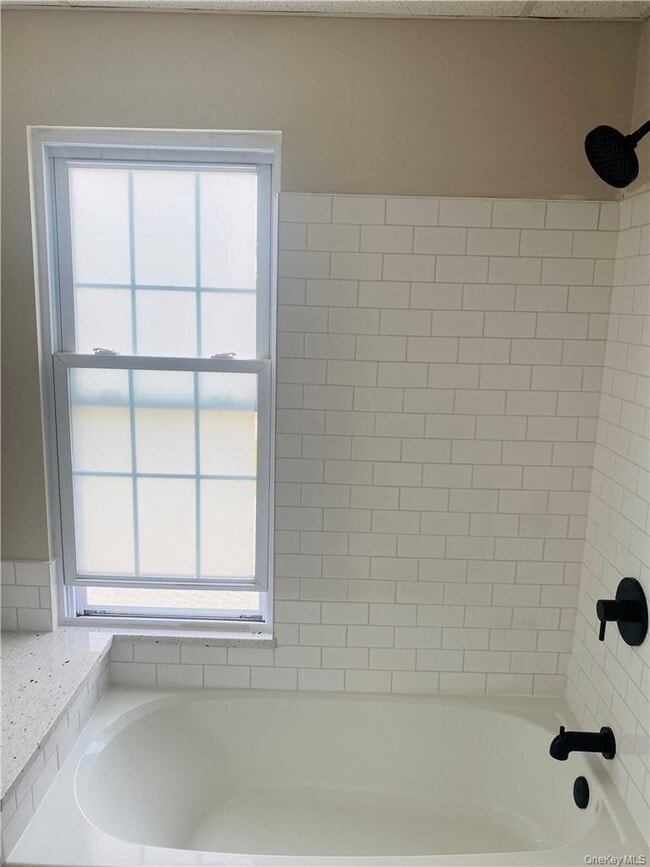 Foto del edificio - 1396 Kings Hwy