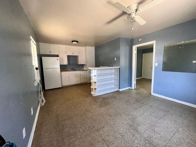 Building Photo - 611 McArthur Dr