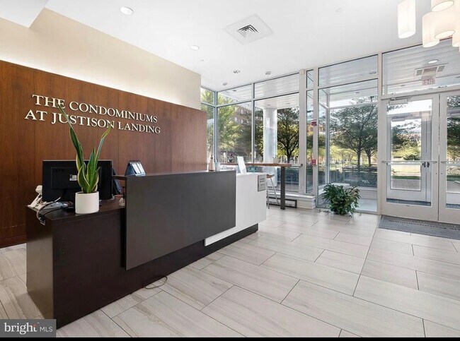 Foto del edificio - 530 Harlan Blvd