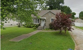 Building Photo - 917 N Center