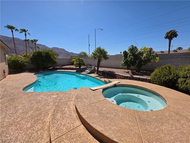 Foto del edificio - 6323 Mahogany Peak Ave