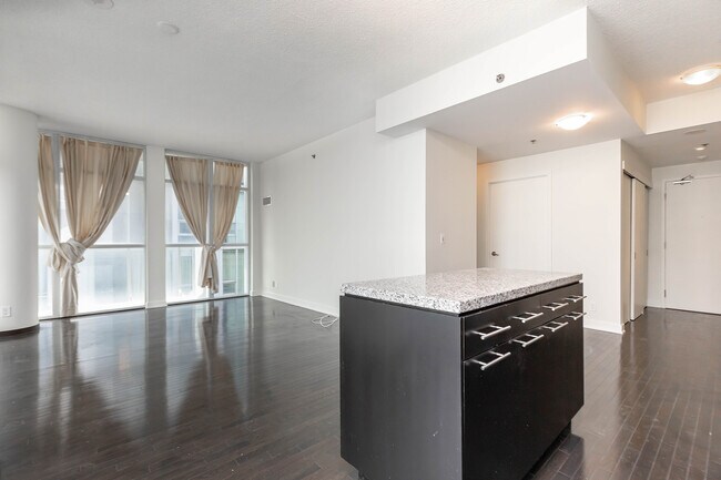 Building Photo - 21 Nelson St