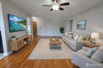 Building Photo - 144 Beverly Hl Ter