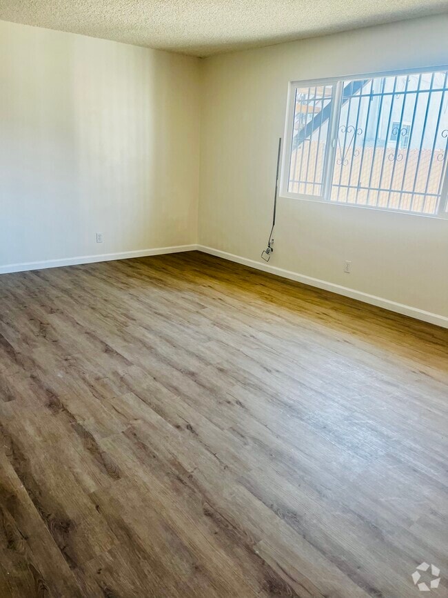Building Photo - 8468 San Antonio Ave