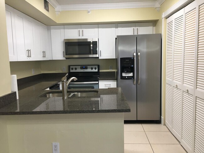 Building Photo - 12154 Saint Andrews Pl