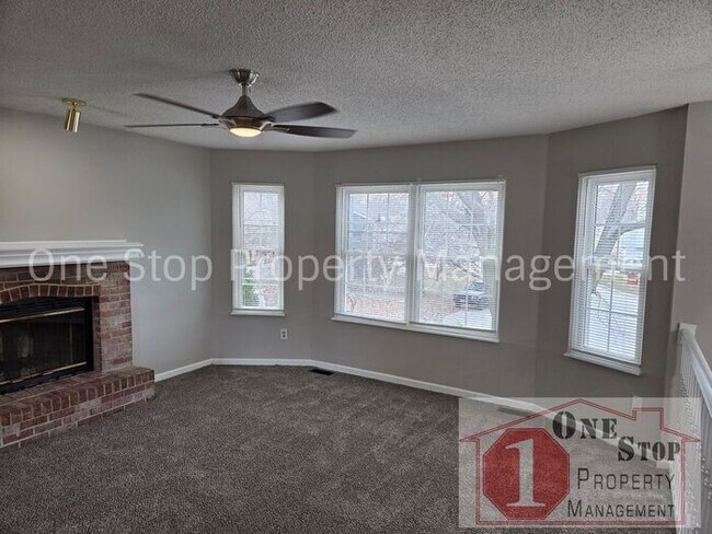 Foto del edificio - Cozy 3 bedroom 2.5 bathroom in Blue Springs, MO!