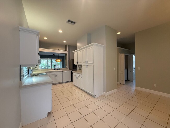 Building Photo - Beautiful 3 Bedroom 2 Bath Halifax Plantation Home AVAILABLE IMMEDIATELY!!!