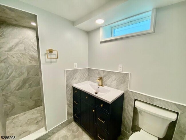 Foto del edificio - 419 Spruce Ave