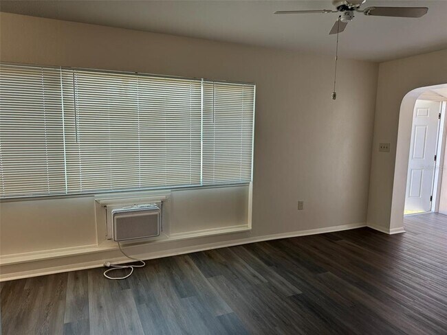 Foto del edificio - 8289 Cristobal Ave