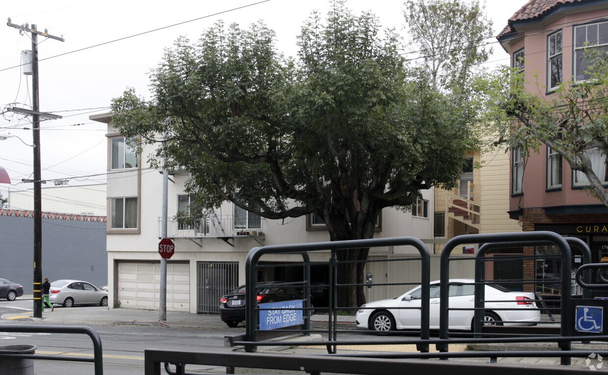 Foto del edificio - 1763 Church St