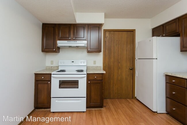 Building Photo - 6016-6038 Black Oak Dr