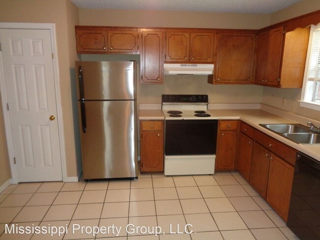 Building Photo - 3 br, 3 bath House - 1008 Creekside Place