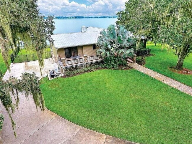 Building Photo - Lakefront - Auburndale