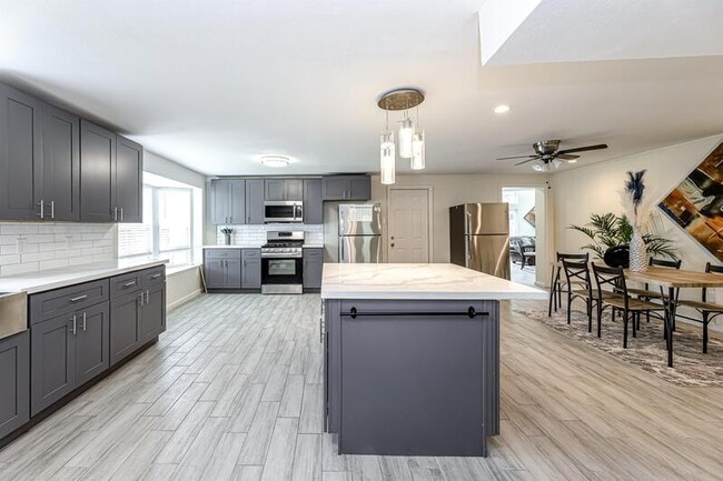 Building Photo - 5716 Alvarado Dr