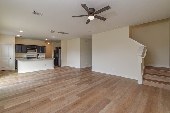 Building Photo - 1024 Water Oak Ln