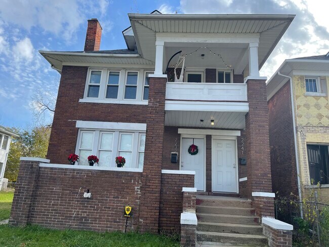 Front of house. Balcony for the best morning cup of Joe! Perfect for the plants to soak up the sun - 2241 W Euclid St