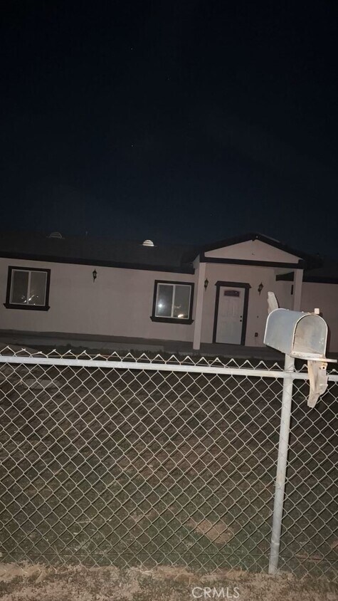 Foto principal - 11237 Tujunga Rd