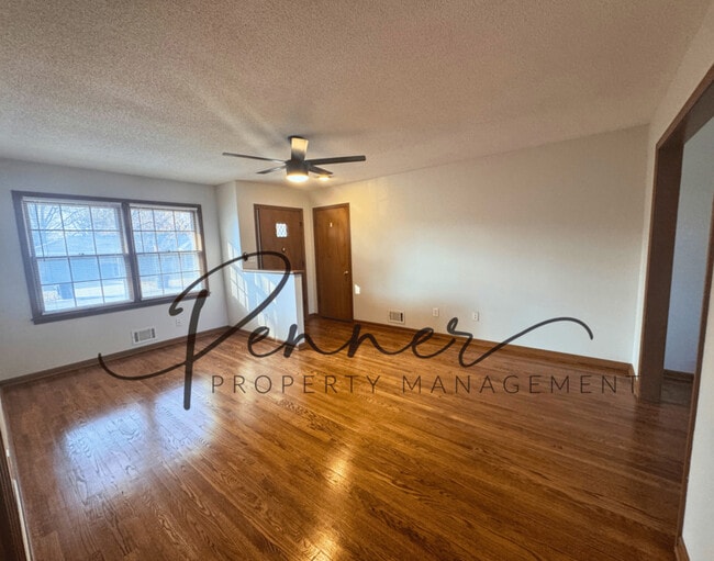 Building Photo - 807 NE Magellan Ave