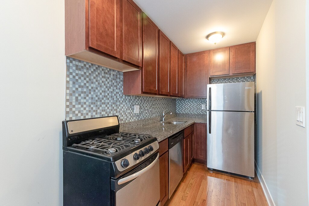 Foto principal - 435 W Roscoe St