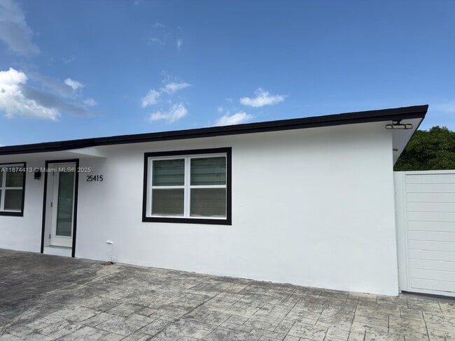 Building Photo - 25415 SW 128th Ave