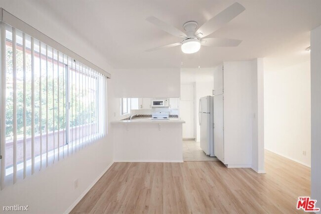 Building Photo - 2 br, 2 bath Condo - 1028 7th St Apt 201