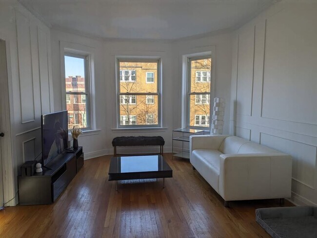 Foto del edificio - 2506 N Avers Ave