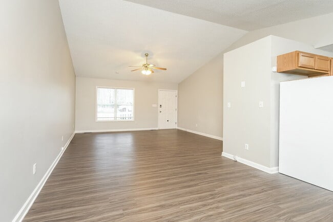 Building Photo - 104 James Ave