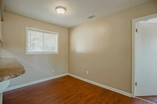 Building Photo - 5174 Morris Ave
