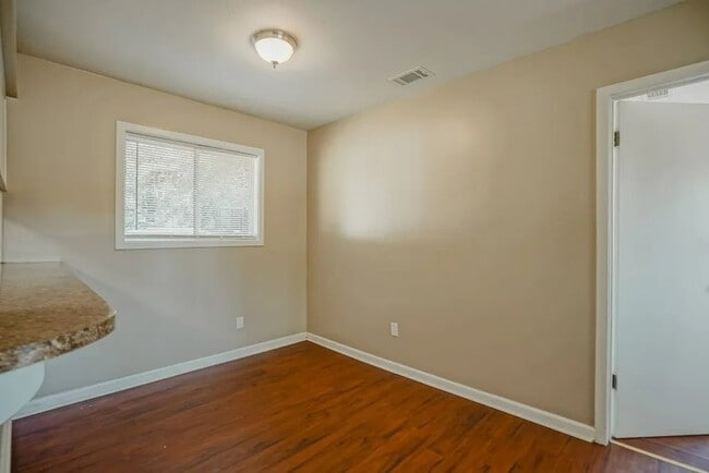 Foto del edificio - 5174 Morris Ave