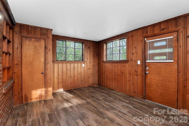 Foto del edificio - 1415 Herrin Ave