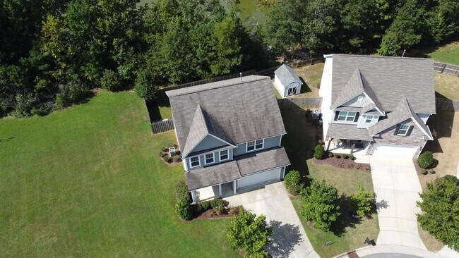 Building Photo - 122 Tweedbank Ct