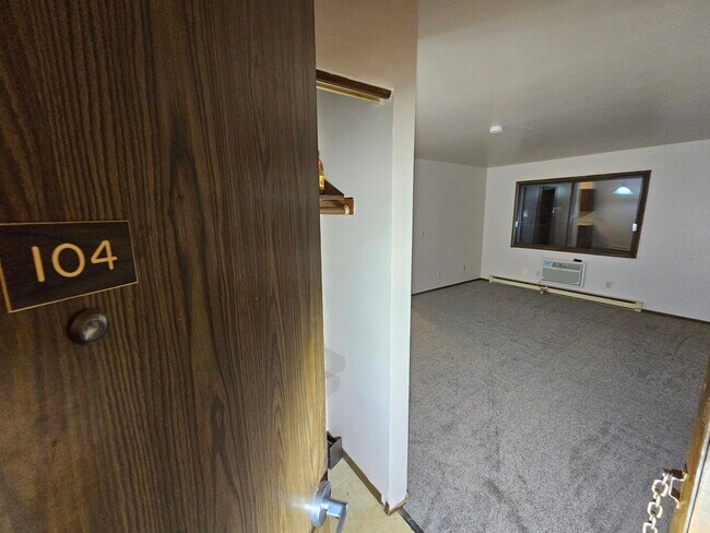 Foto del edificio - 401 N East St