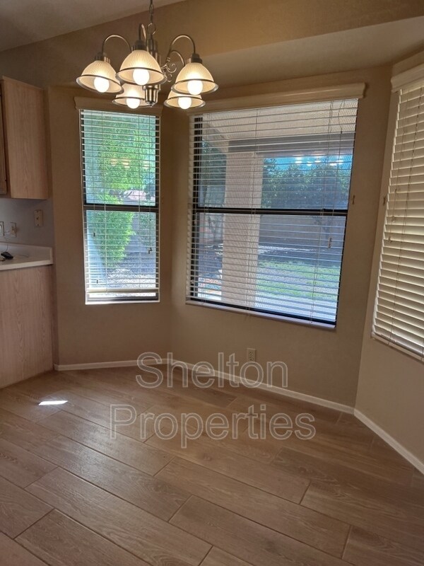 Foto del edificio - 5713 E St John Rd