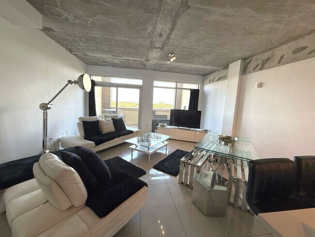 Foto del edificio - 139 NE 32nd St