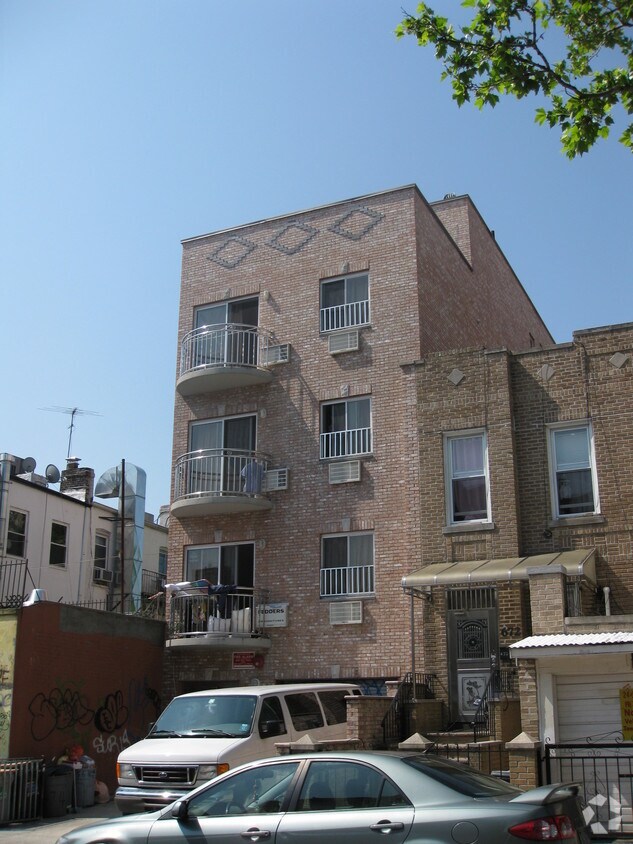 Building Photo - 674 56th St